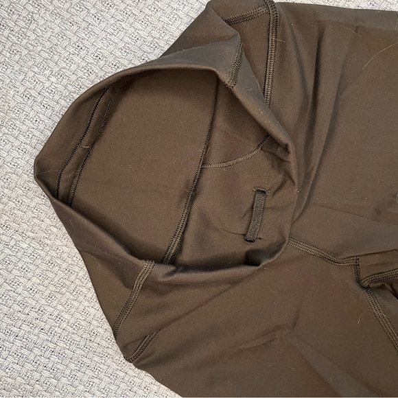 BLACK LULULEMON ALIGN HIGH RISE BIKER SHORTS - Picture 4 of 4